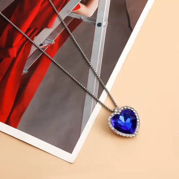 Blue Titanic Heart of the Ocean Crystal Pendant Necklace Rhinestone Jewelry - Picture 10 of 12